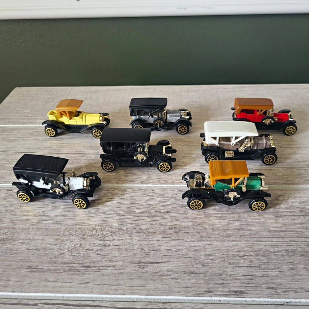 Reader's Digest Vintage Style Diecast Model Car Lot Assorted Antique Cars